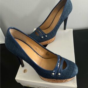 Size 9 woman’s Nine West heals!